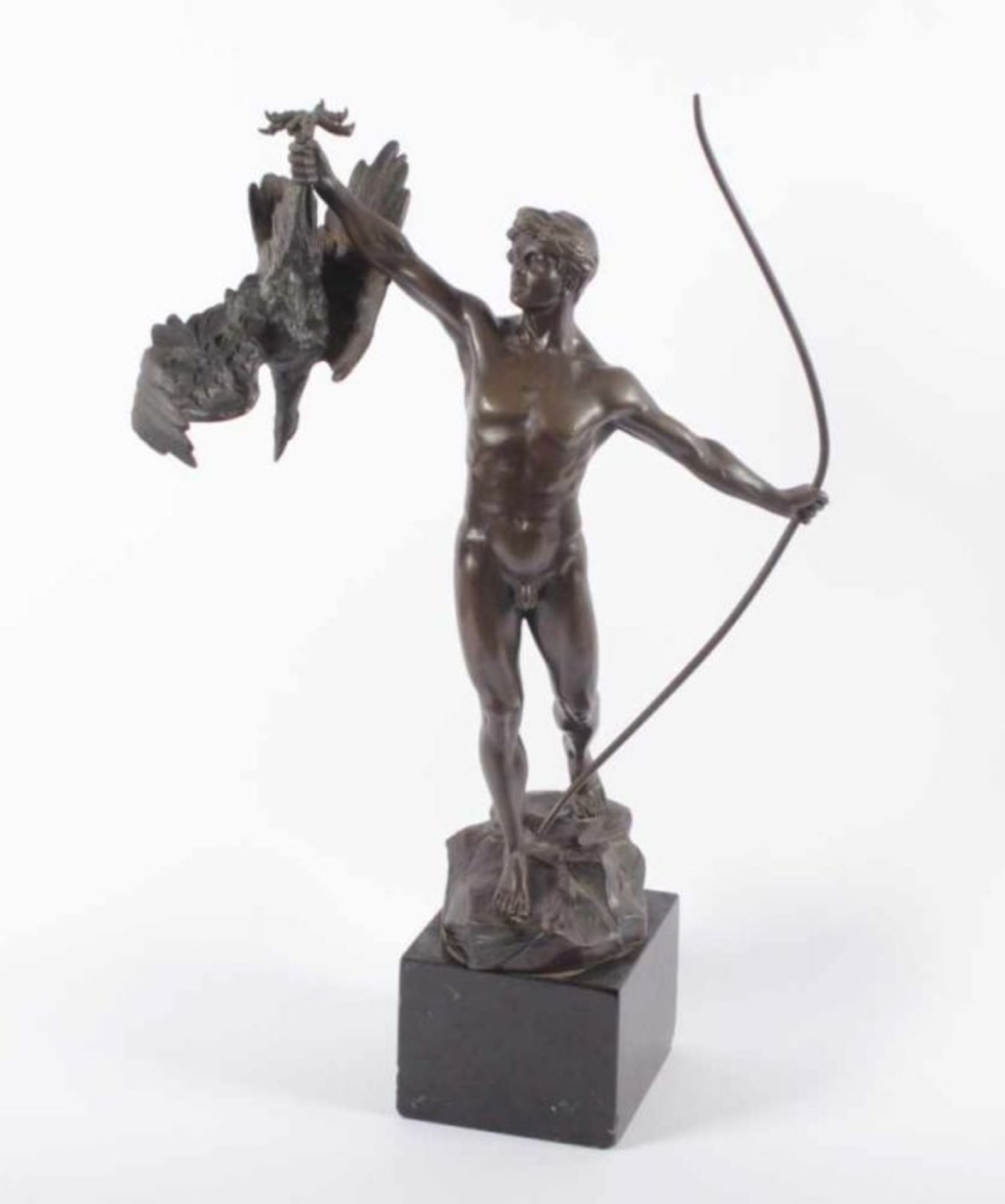 SCHMIDT-HOFER, Otto, "Bogenschütze", Bronze, H 44, auf dem Stand signiert, Marmorsockel 22.00 %