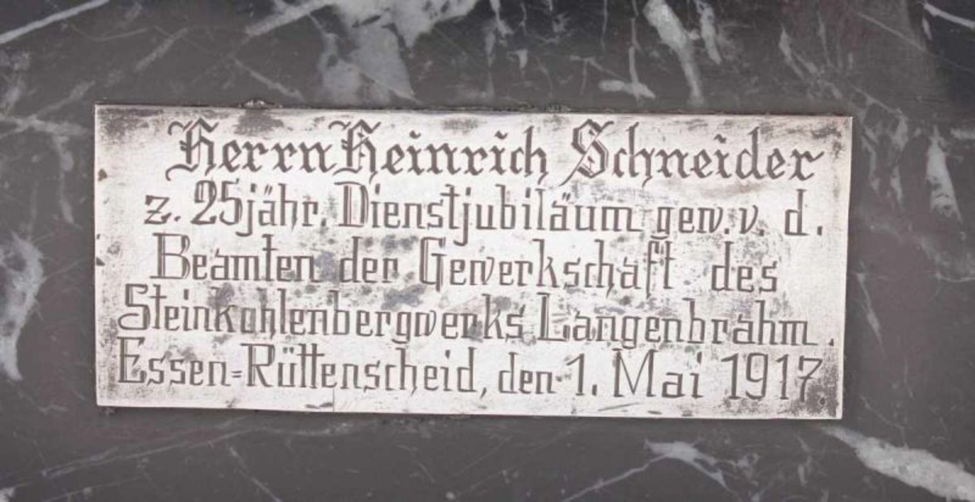 SCHMIDT-FELLING, Julius Paul, "Bergmann", Bronze, H 31, Marmorsockel, am Terrainsockel signiert, - Bild 4 aus 5