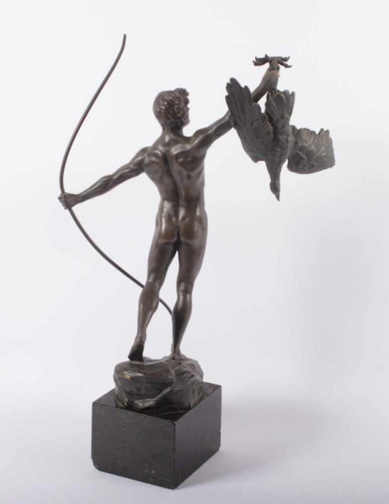 SCHMIDT-HOFER, Otto, "Bogenschütze", Bronze, H 44, auf dem Stand signiert, Marmorsockel 22.00 % - Bild 3 aus 5