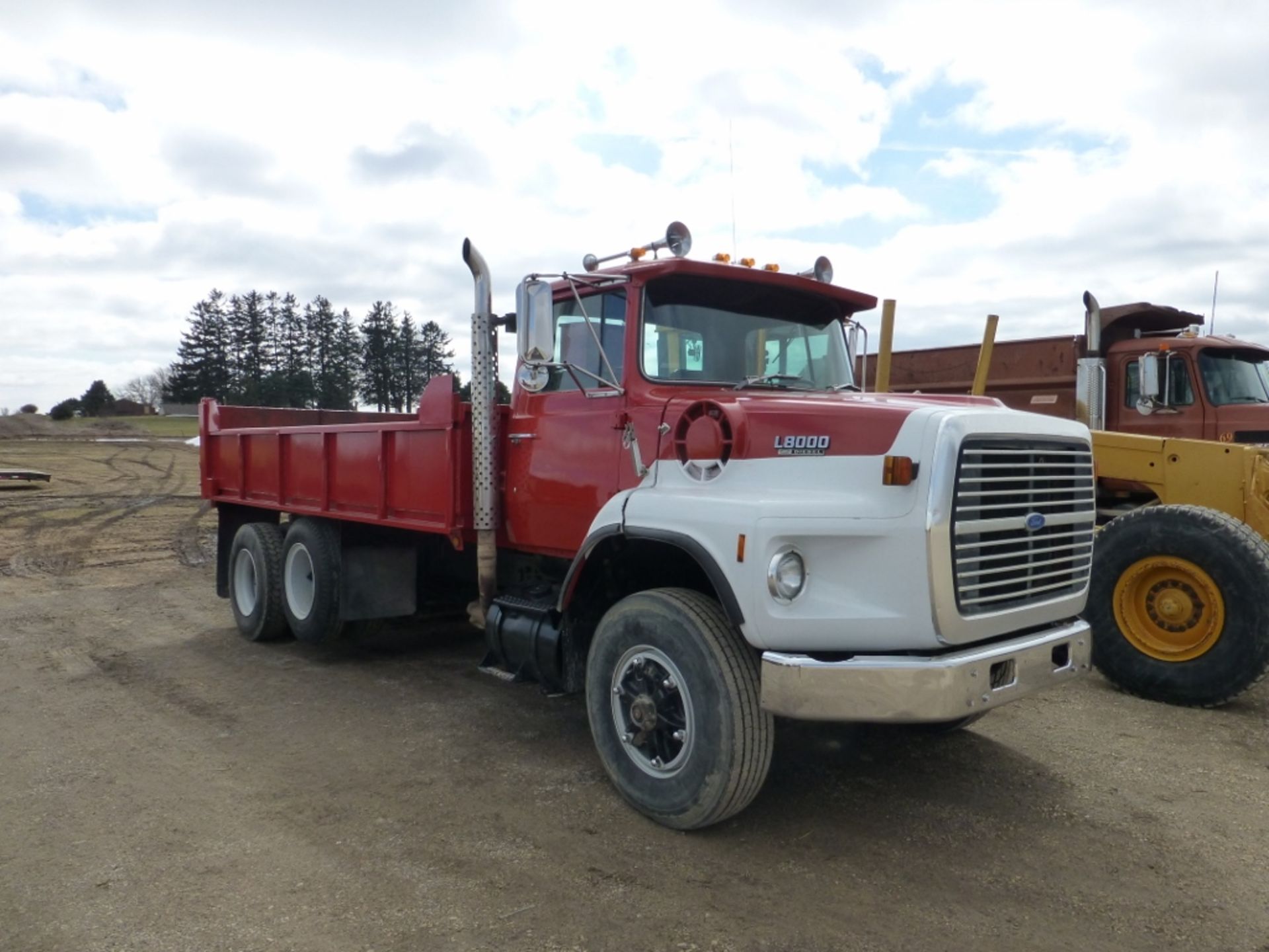 1984 Ford L8000 - Image 7 of 29