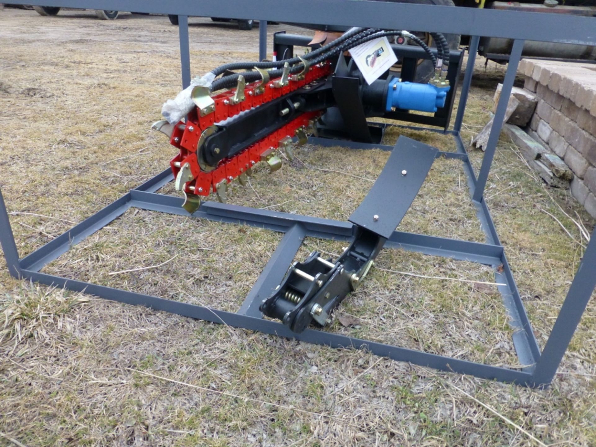 Skidsteer hydraulic trencher - Image 3 of 7