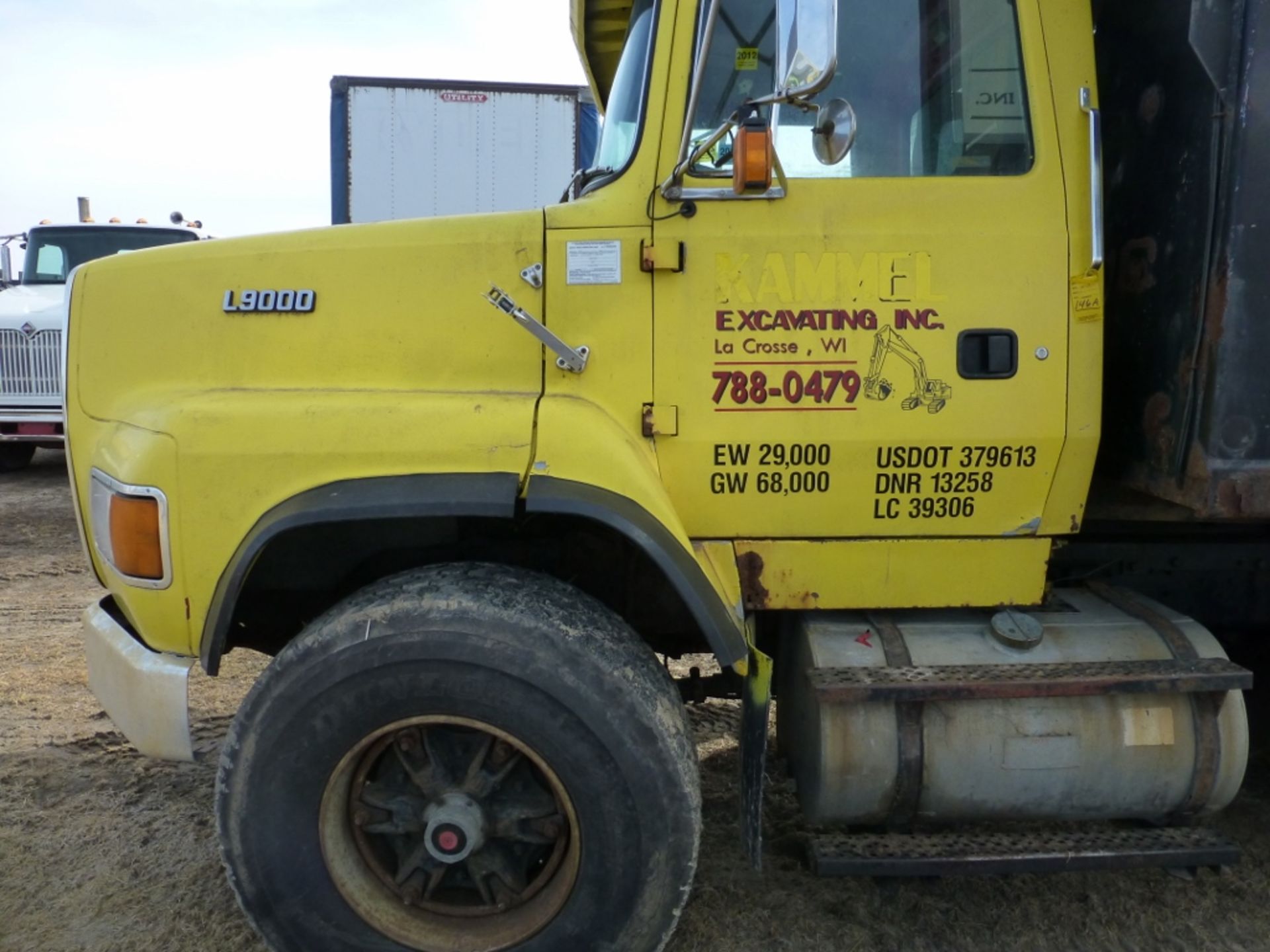 1992 Ford L9000 dump truck - Image 23 of 28