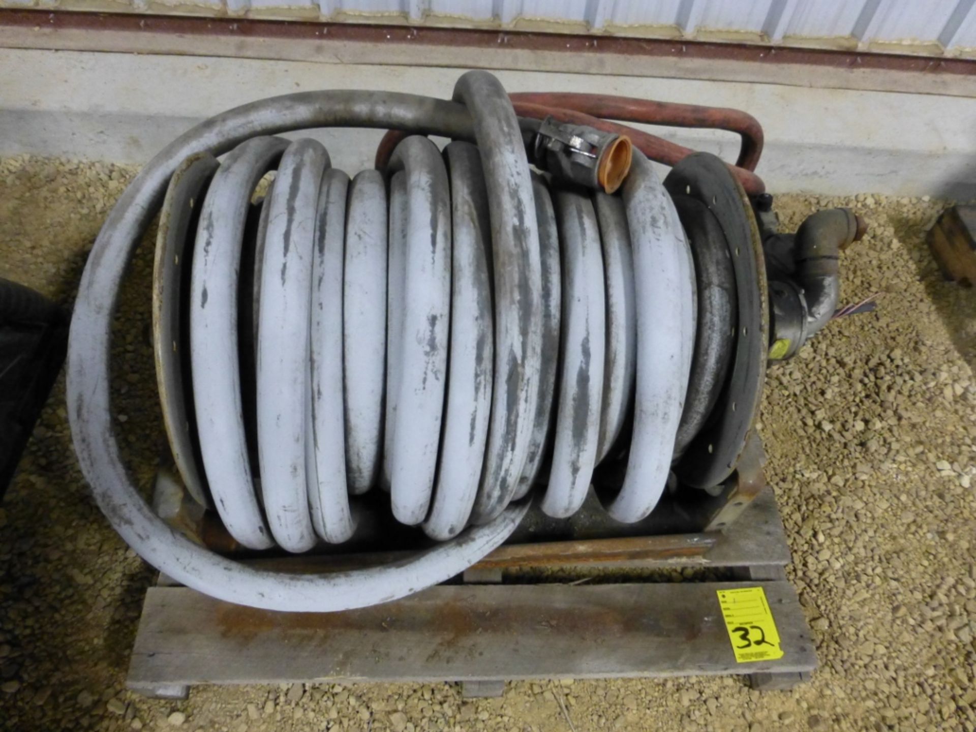 Large reel and hose - Image 2 of 2