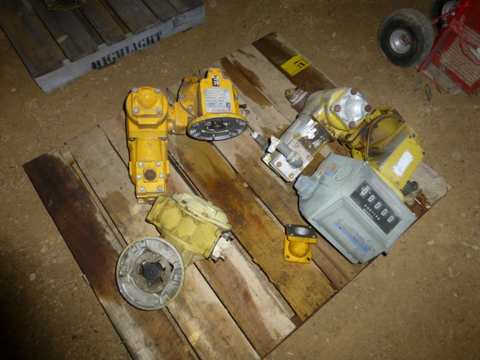 Hydraulic pumps, all to go - Image 5 of 5