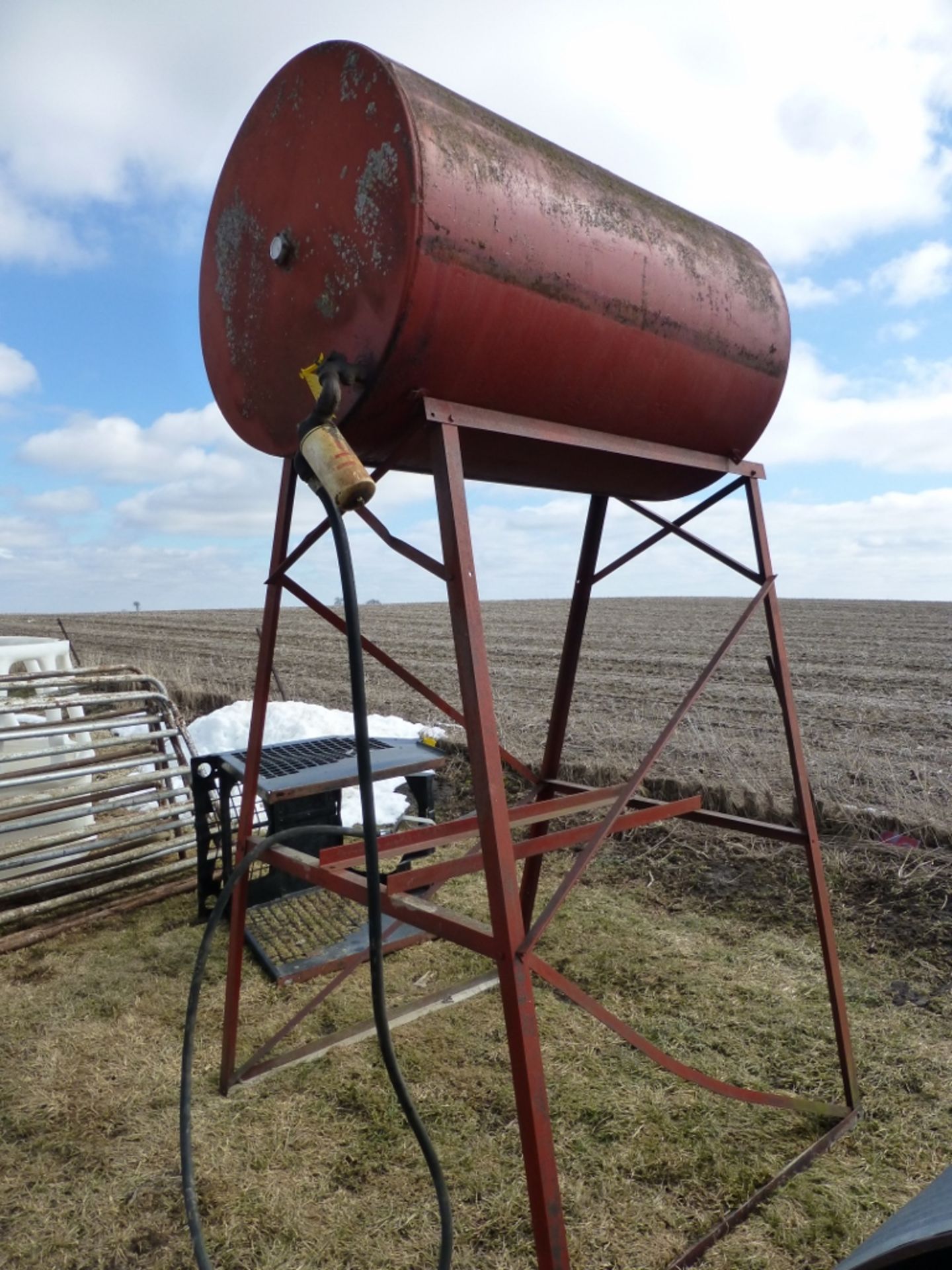 Fuel barrel w/ stand - Image 2 of 4