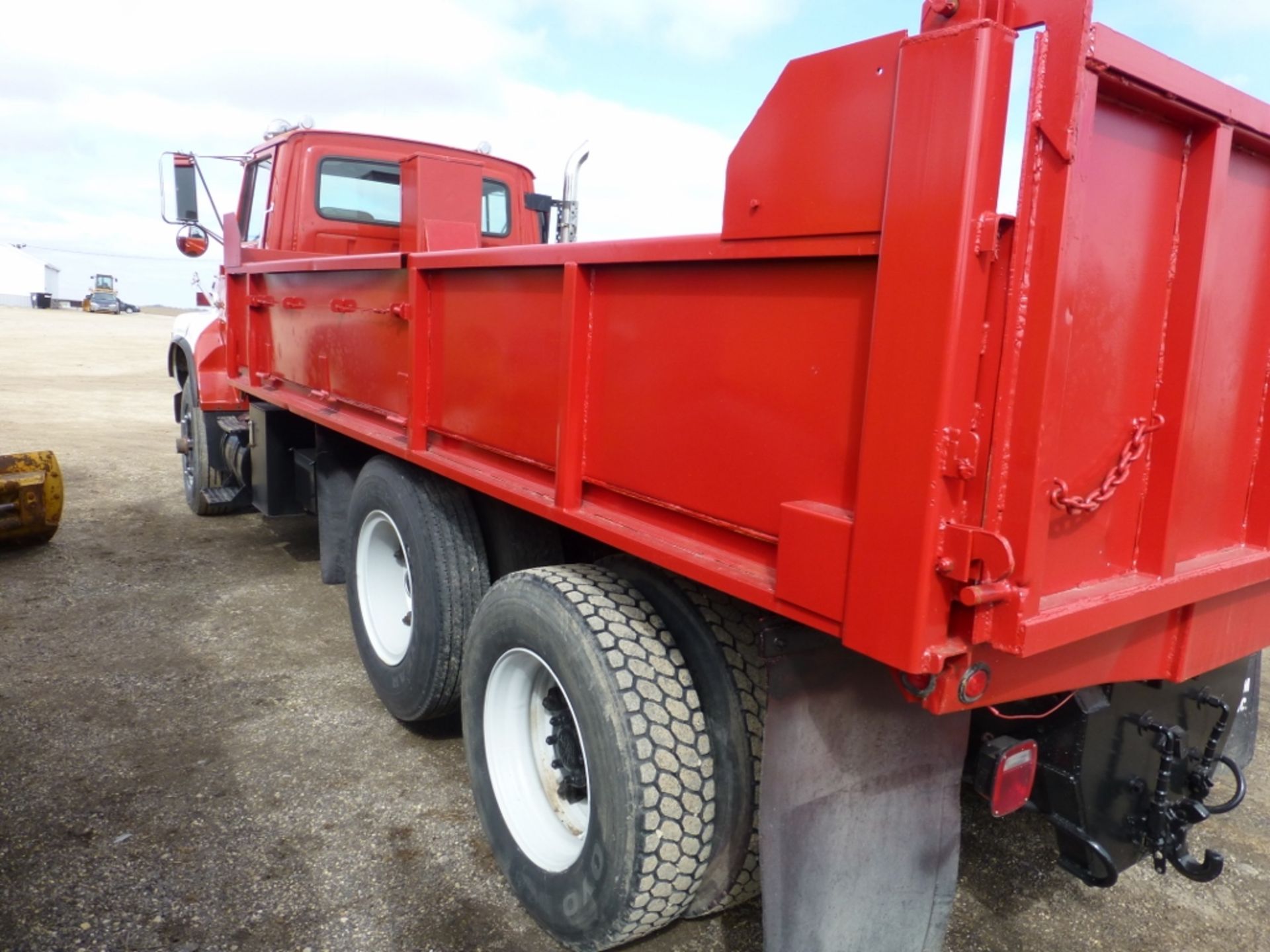 1984 Ford L8000 - Image 16 of 29