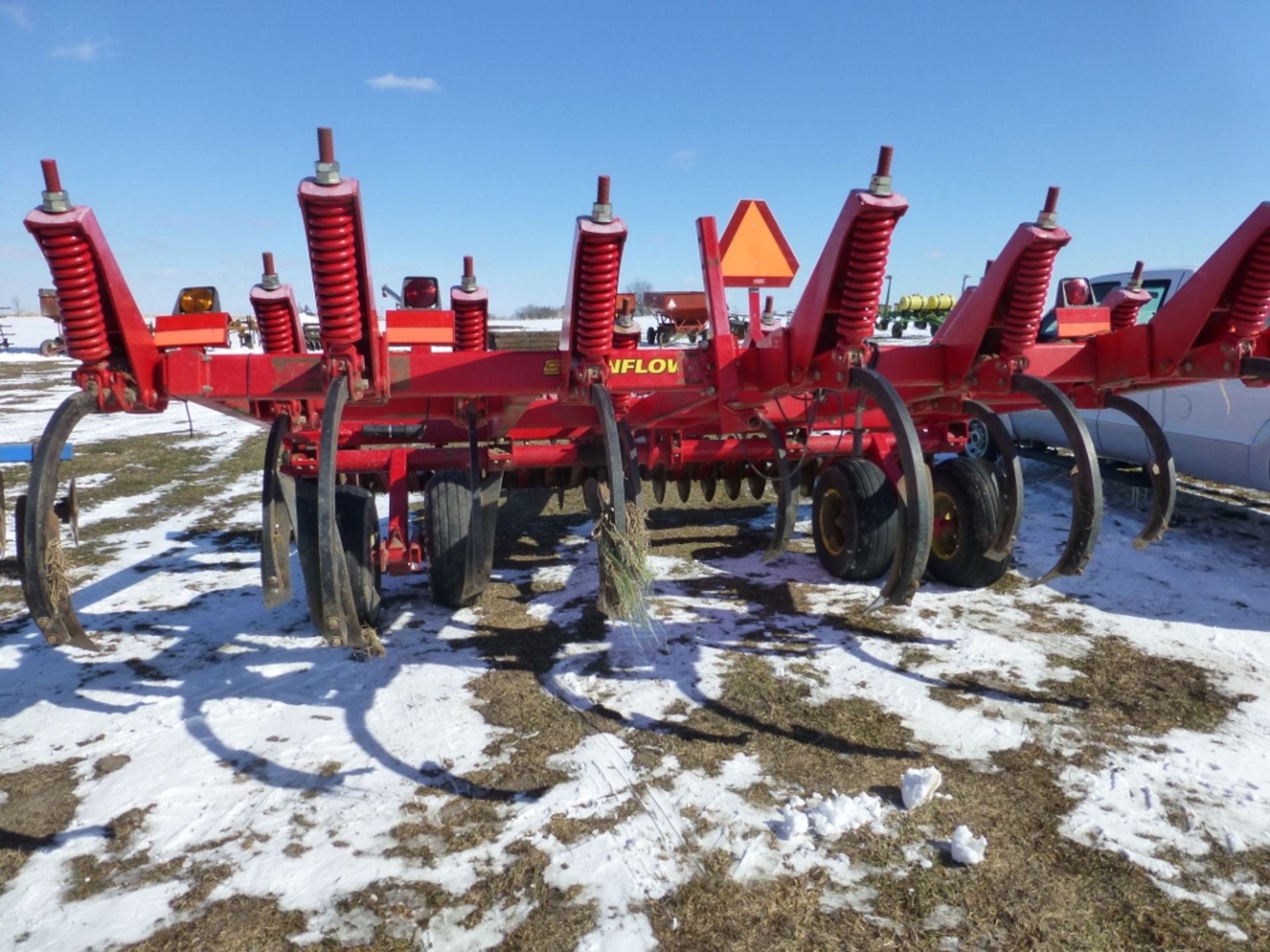 Sunflower 4213, 13 shank coulter-chisel plow - Image 9 of 11