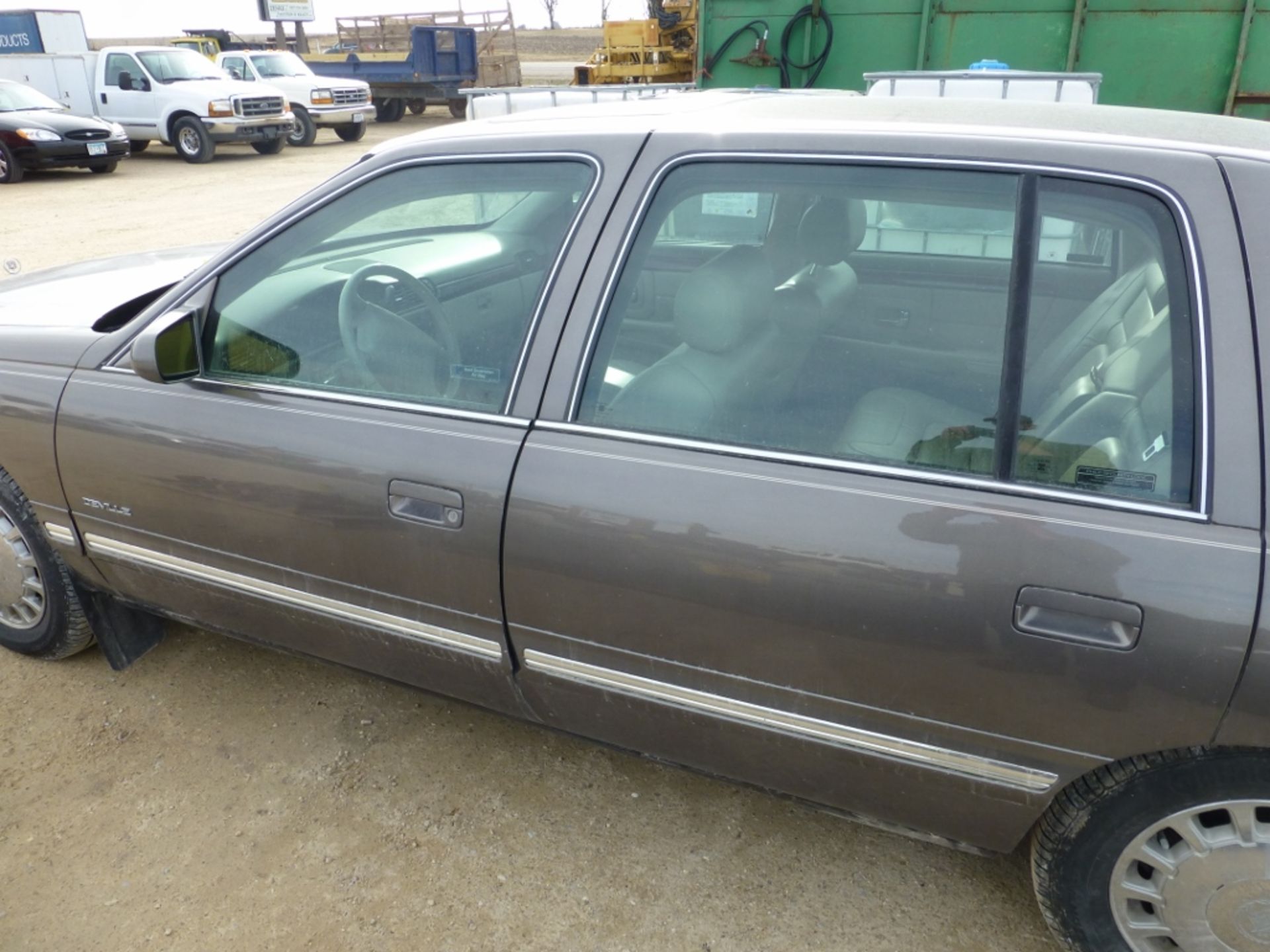 1998 Sedan Cadillac Deville - Image 13 of 22