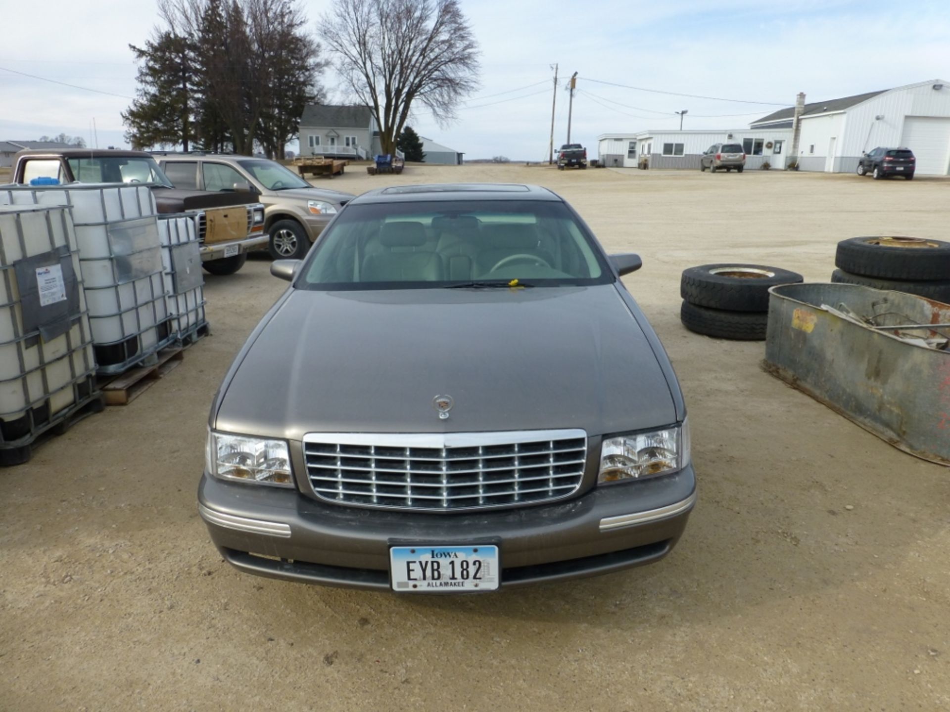 1998 Sedan Cadillac Deville - Image 2 of 22