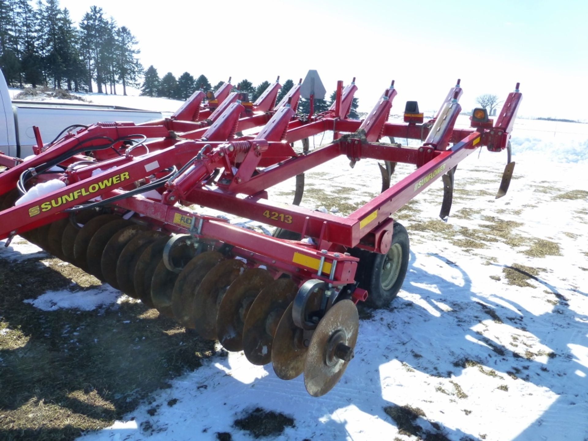 Sunflower 4213, 13 shank coulter-chisel plow - Image 2 of 11