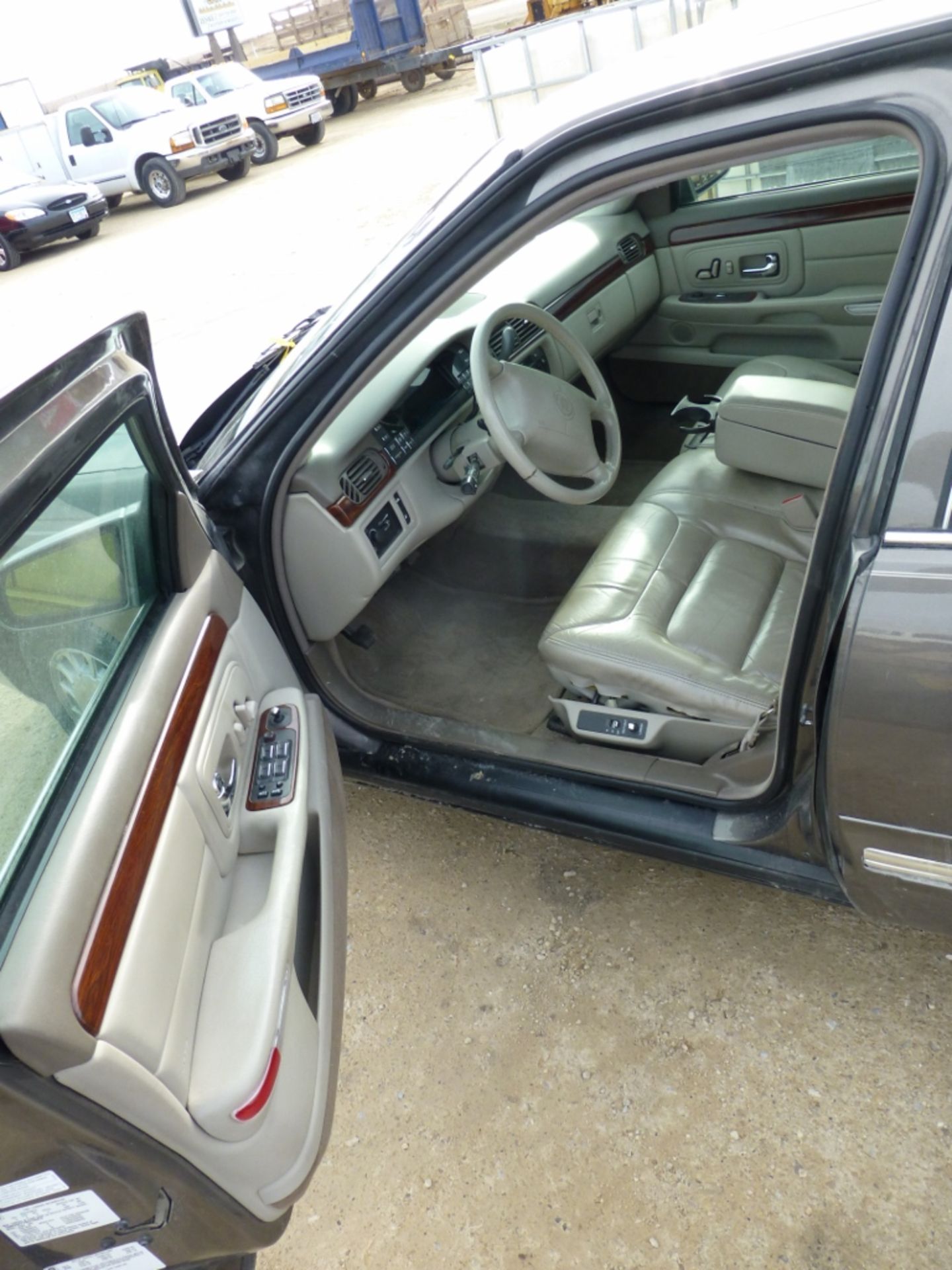 1998 Sedan Cadillac Deville - Image 3 of 22