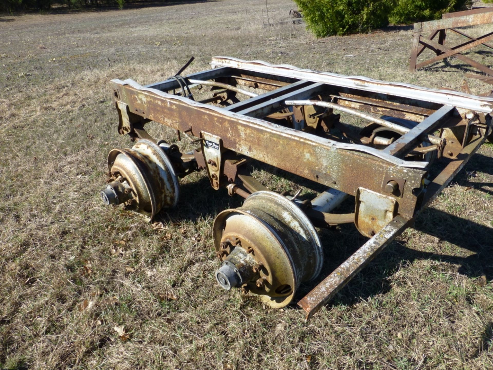Frame w/ 2 axles - Image 3 of 4