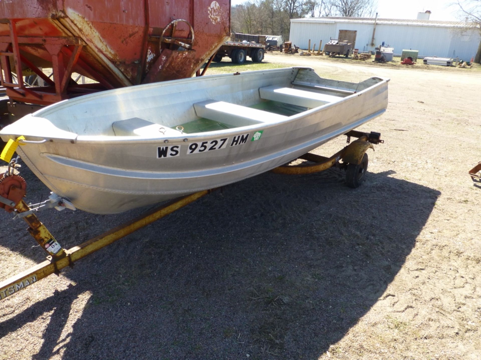 Aluminum fishing boat w/ trailer, no registration.