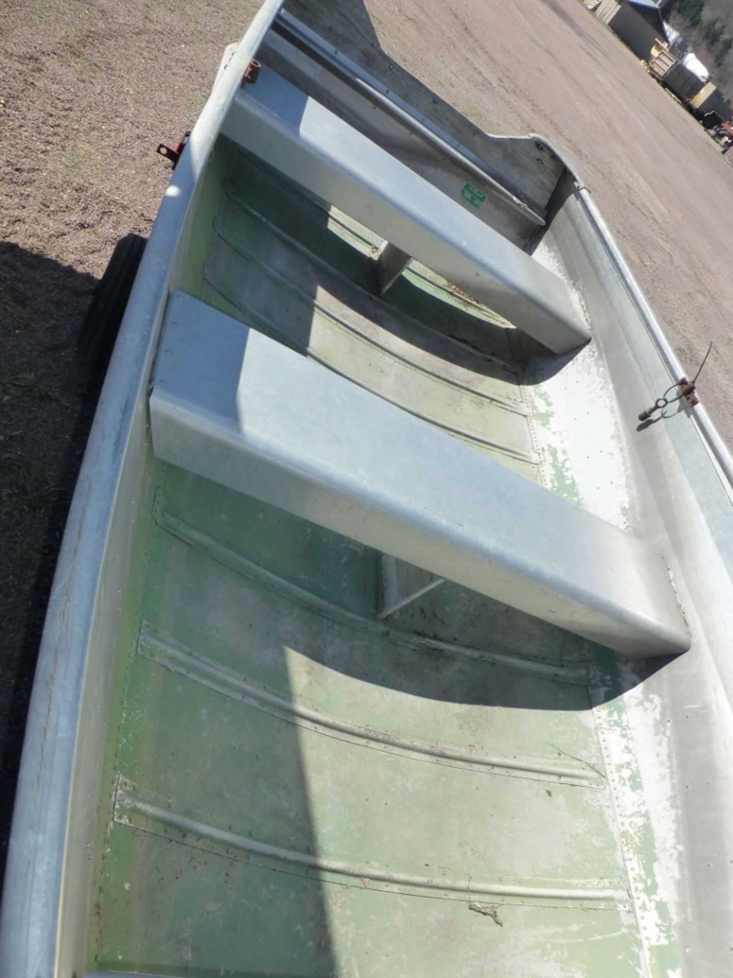 Aluminum fishing boat w/ trailer, no registration. - Image 2 of 6