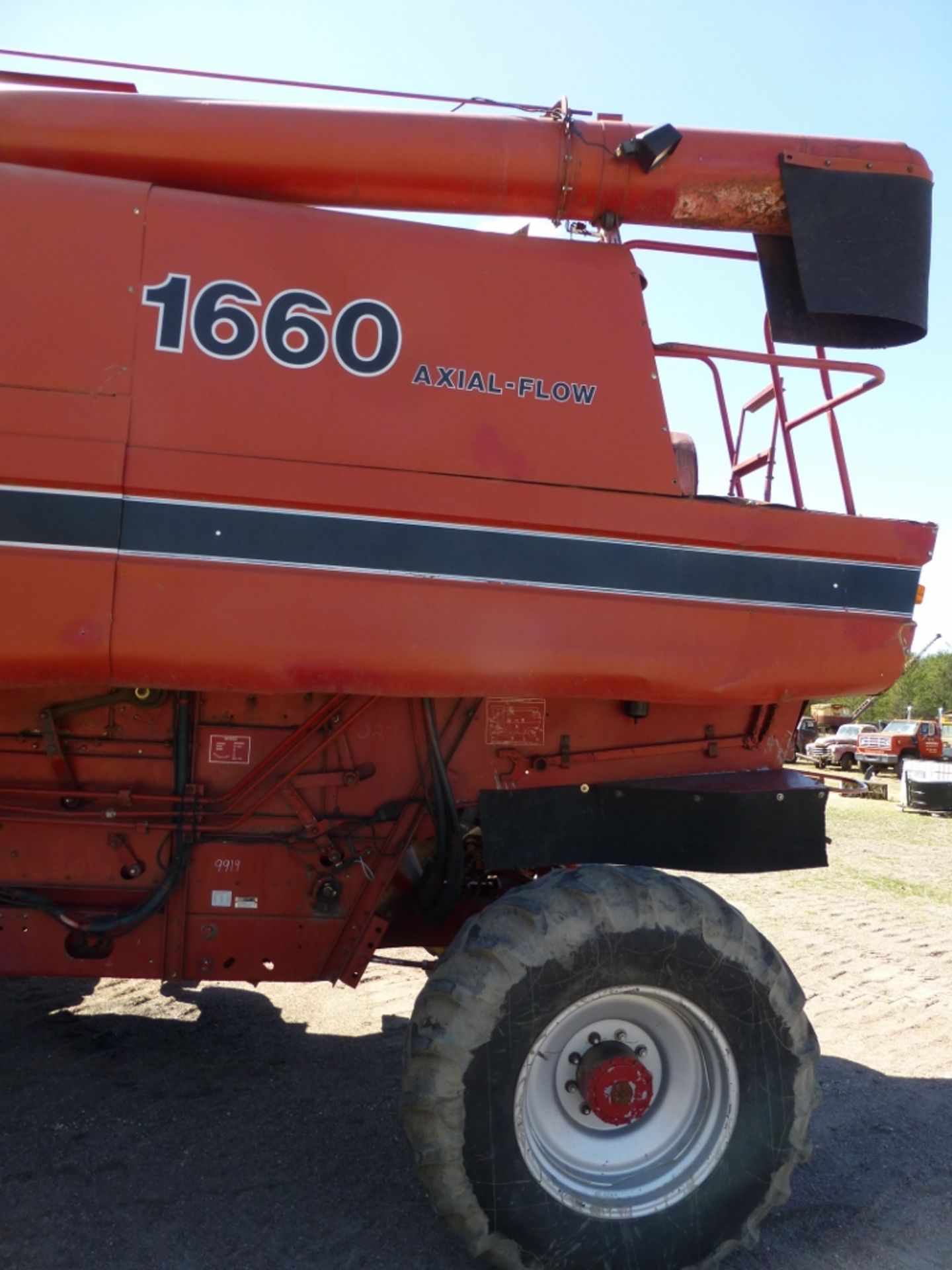 Case IH 1660 Axial-flow 4-wheel assist. Se: 027182. 4,243 hrs, unverified. - Image 3 of 29