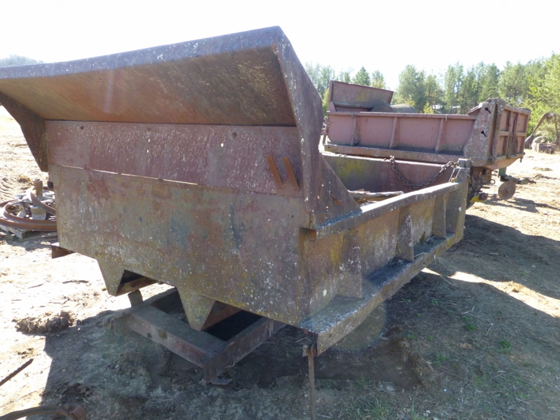 10’ dump box w/ hoist and scrap contents - Image 5 of 6