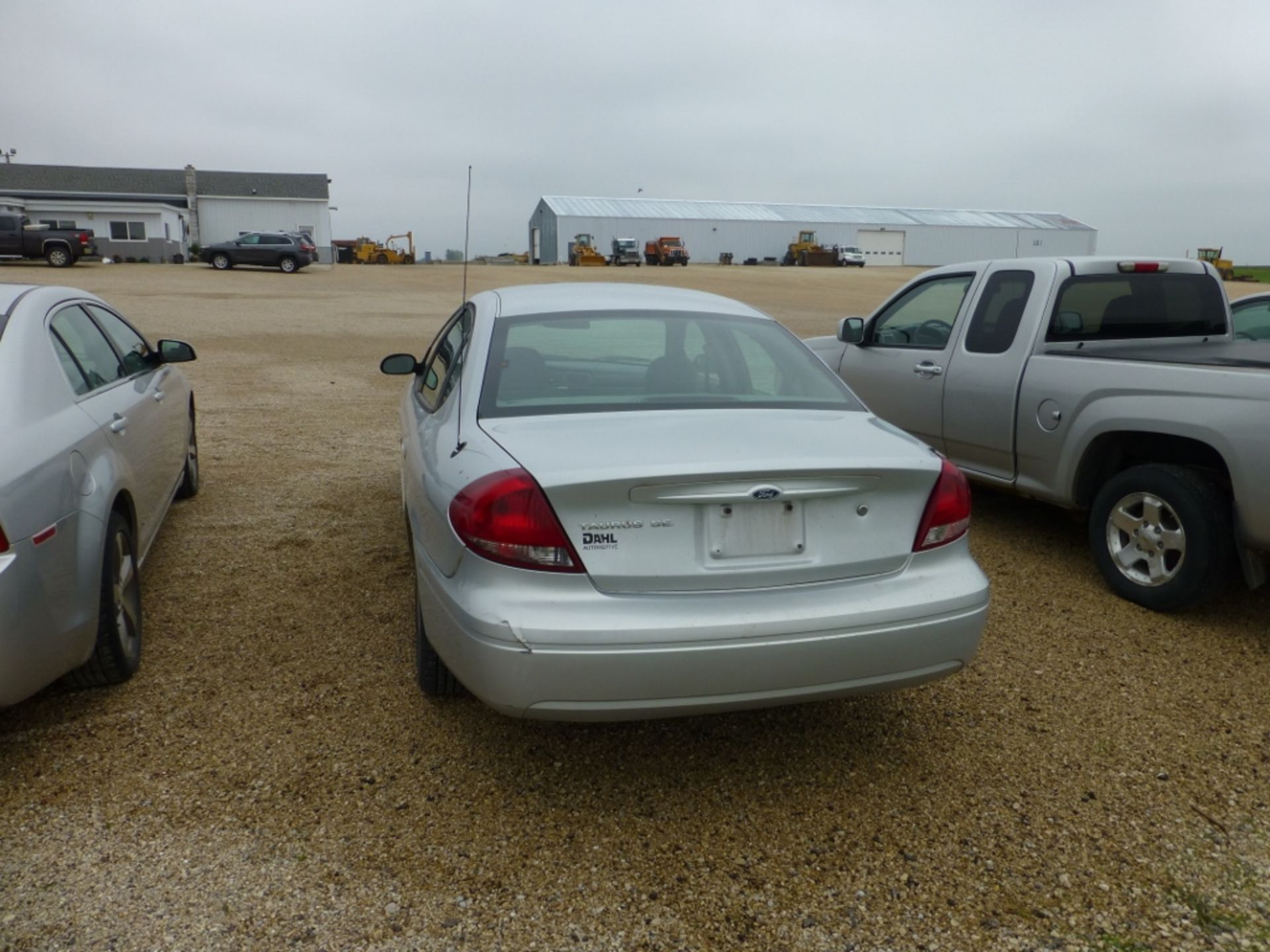 2007 Ford Taurus, 4 door, Sedan, Silver, automatic transmission, 245,506 miles, unverified. - Image 25 of 29