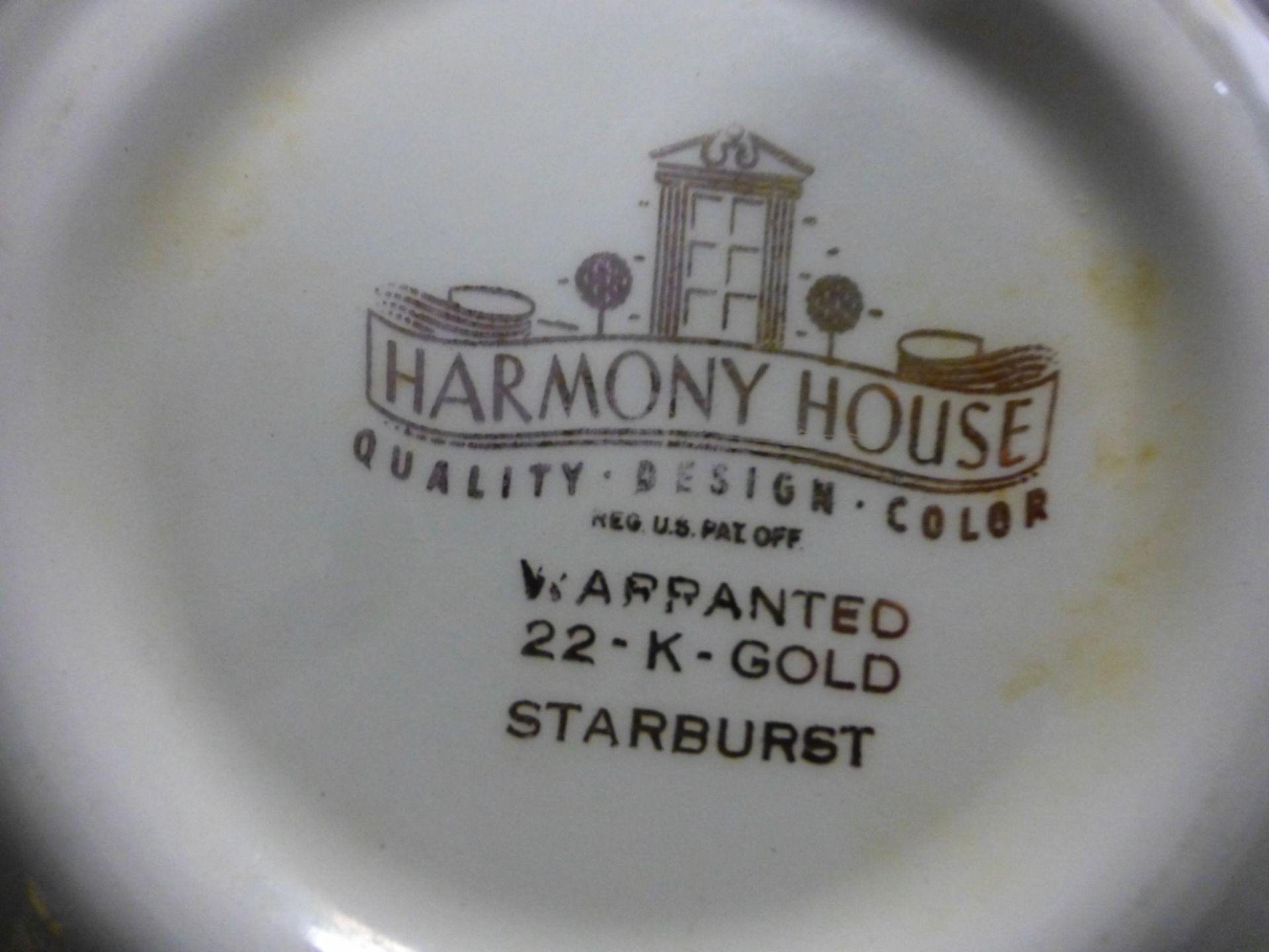 Harmony House 12-person China set - Image 4 of 4