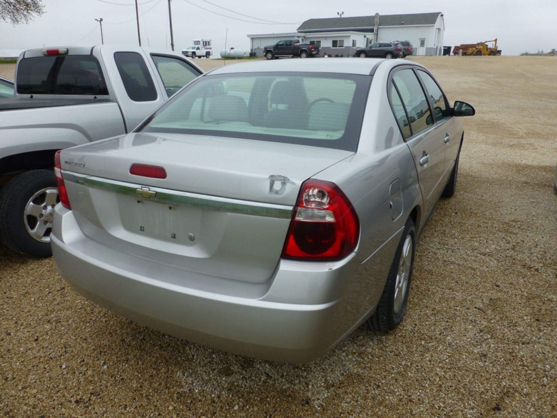 2008 Chevy Malibu, 4 door, Sedan, Silver, automatic transmission, 180,199 miles, unverified.  Tire - Image 15 of 26