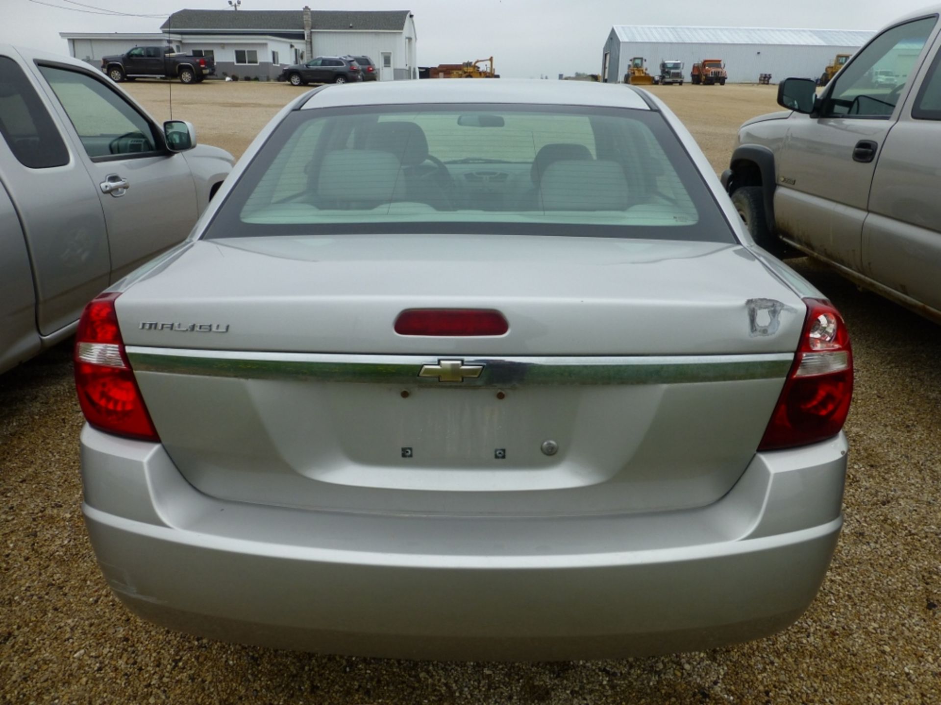 2008 Chevy Malibu, 4 door, Sedan, Silver, automatic transmission, 180,199 miles, unverified.  Tire - Image 16 of 26