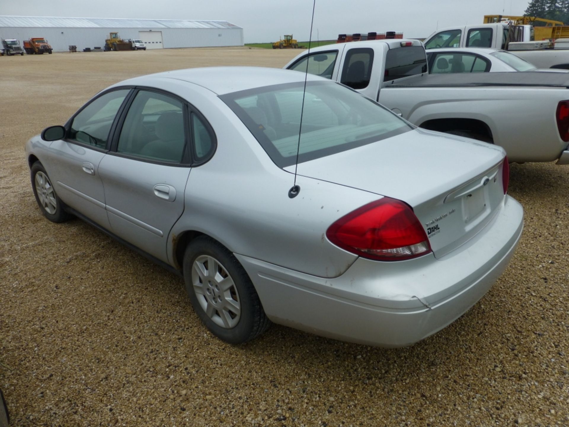 2007 Ford Taurus, 4 door, Sedan, Silver, automatic transmission, 245,506 miles, unverified. - Image 16 of 29