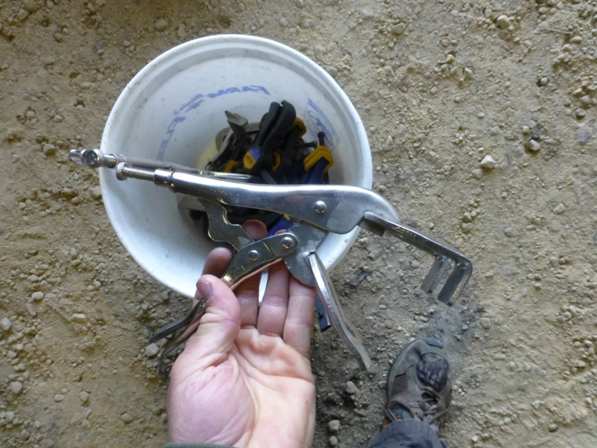 Bucket with several clamps, quikgrips, and c-clamps - Image 4 of 4