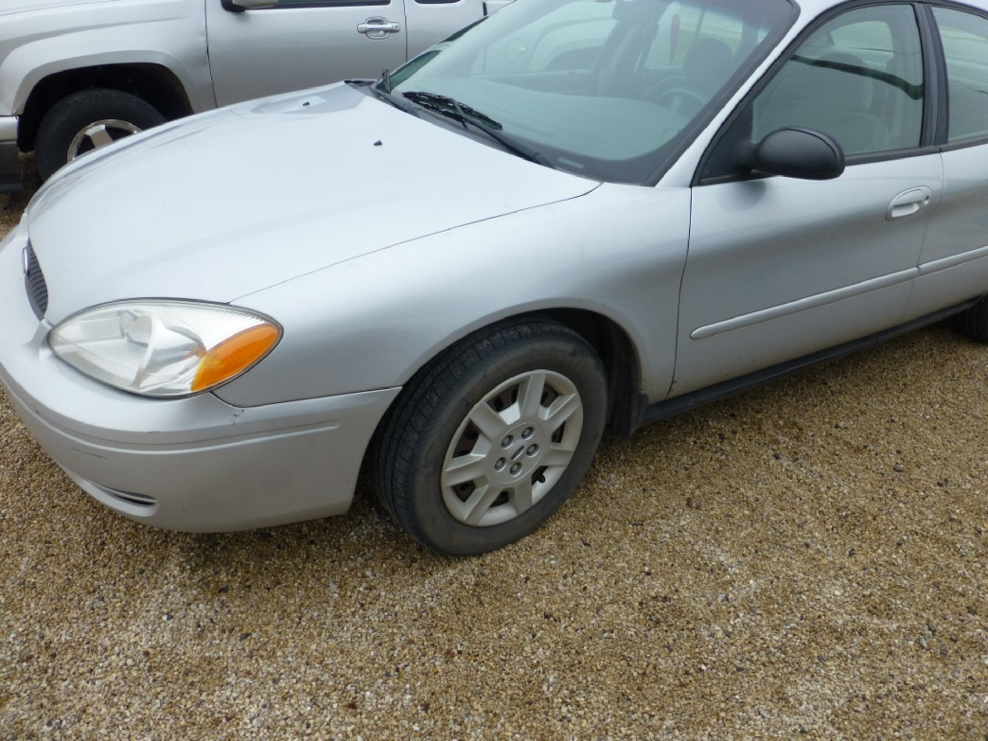 2007 Ford Taurus, 4 door, Sedan, Silver, automatic transmission, 245,506 miles, unverified. - Image 19 of 29