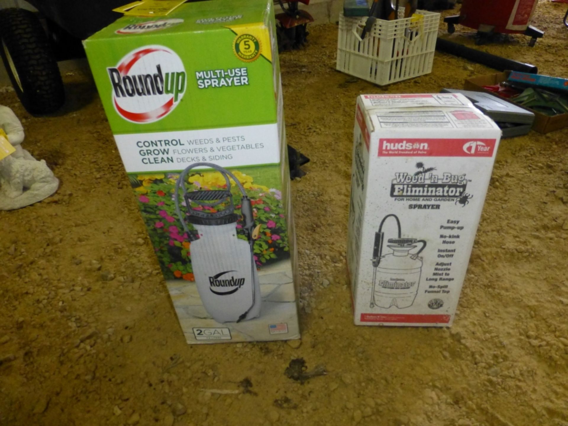 New Roundup 2 gal multi use sprayer and Hudson 1 gal home and garden sprayer - Image 3 of 3