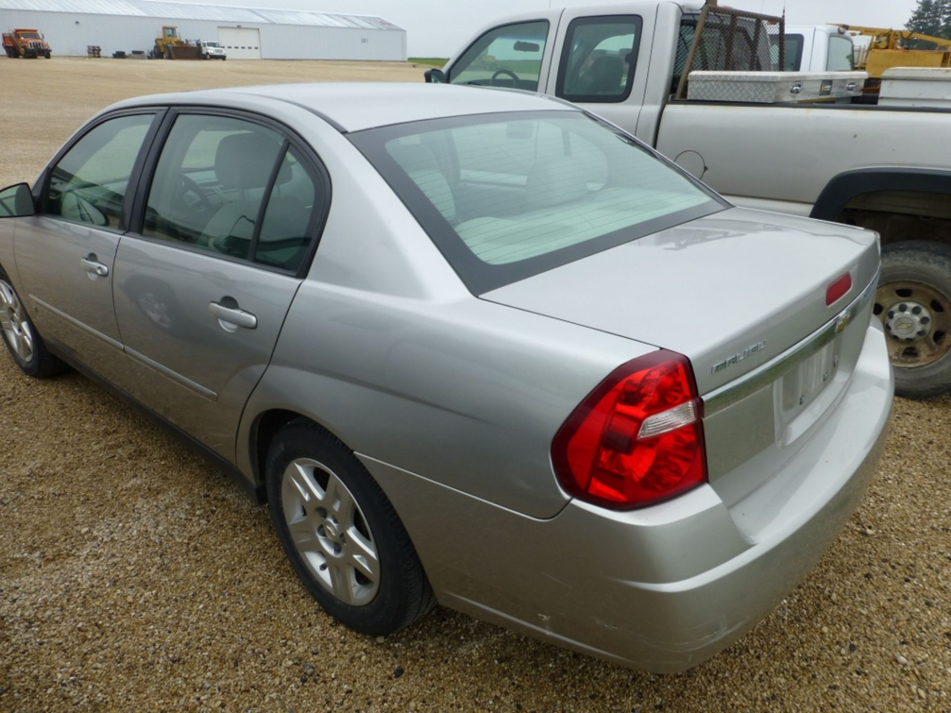 2008 Chevy Malibu, 4 door, Sedan, Silver, automatic transmission, 180,199 miles, unverified.  Tire - Image 19 of 26