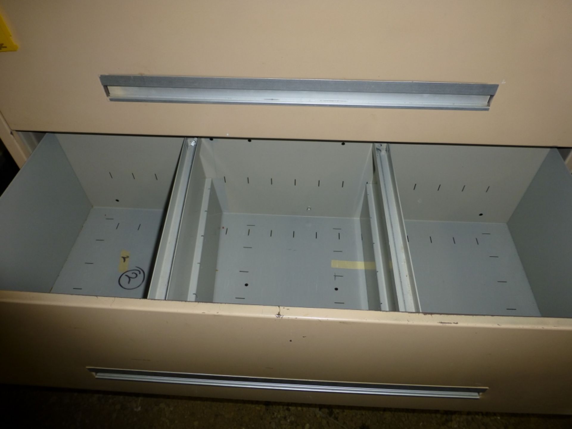 4-drawer file cabinet - Image 3 of 3