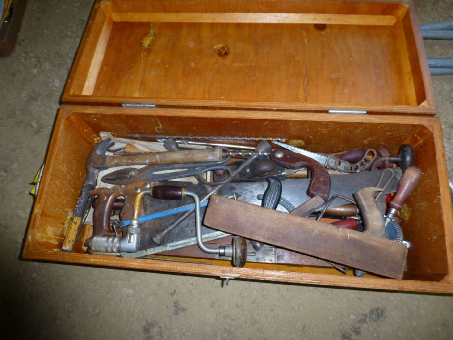 Wood box full of tools - Image 3 of 4