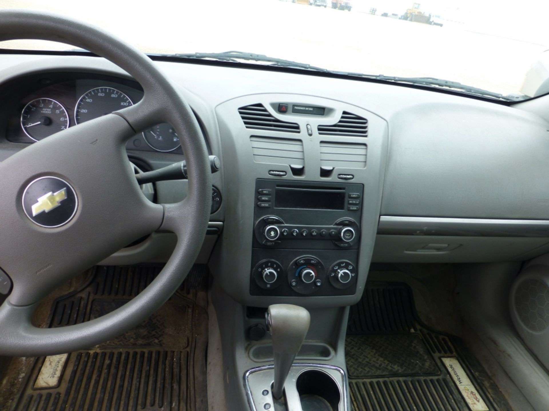 2008 Chevy Malibu, 4 door, Sedan, Silver, automatic transmission, 180,199 miles, unverified.  Tire - Image 21 of 26