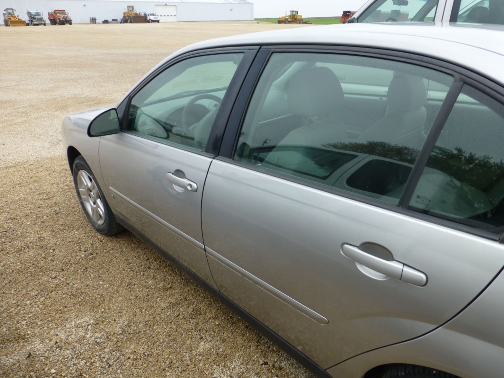 2008 Chevy Malibu, 4 door, Sedan, Silver, automatic transmission, 180,199 miles, unverified.  Tire - Image 20 of 26