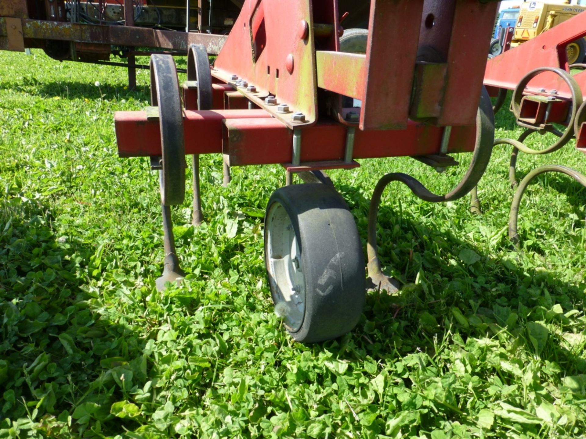 Case IH model 183, 4 row, 3pt field cultivator - Image 6 of 8