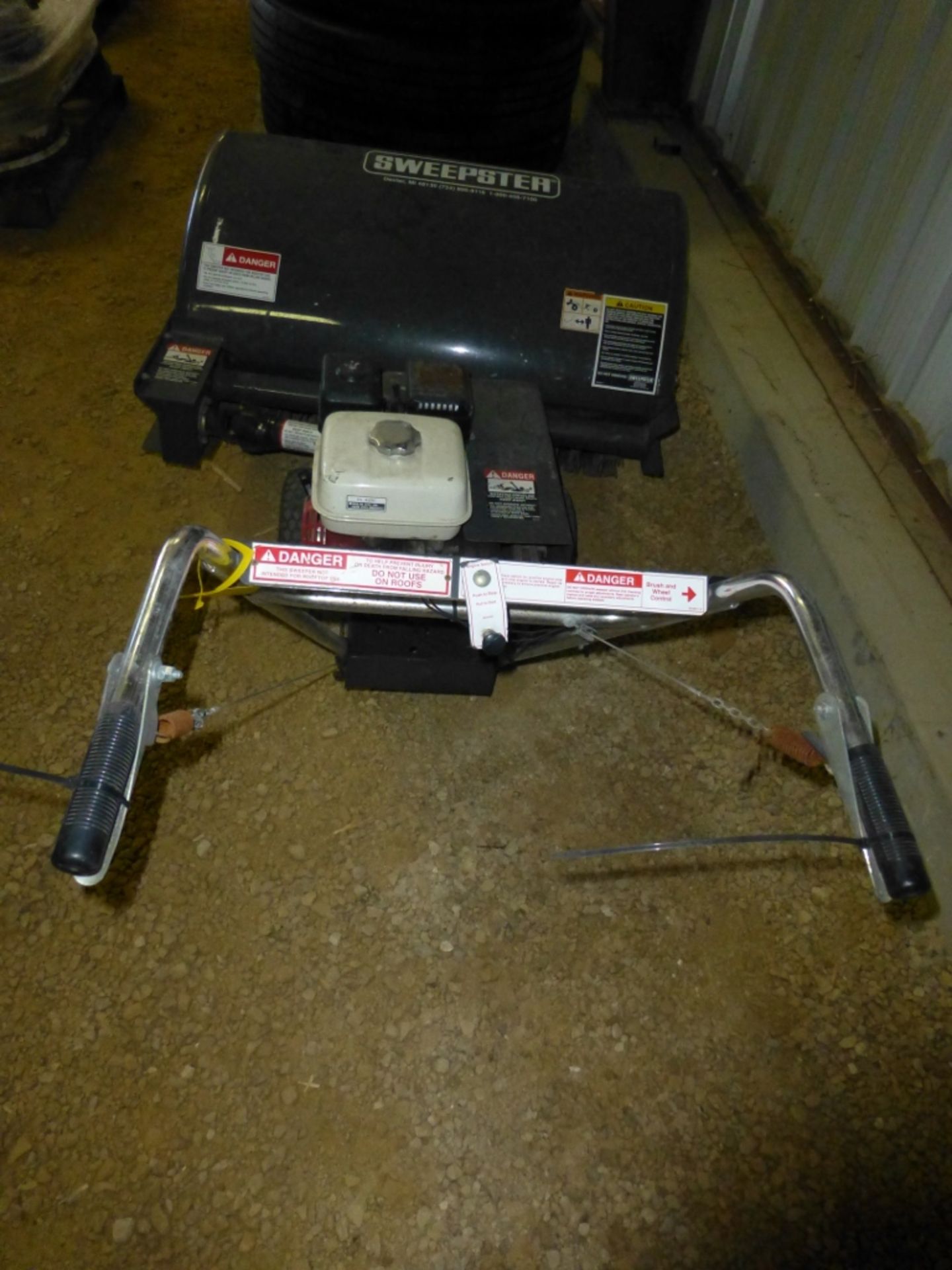 Sweepster 3ft power broom with Honda 5.5 Gx160 engine - Image 2 of 6