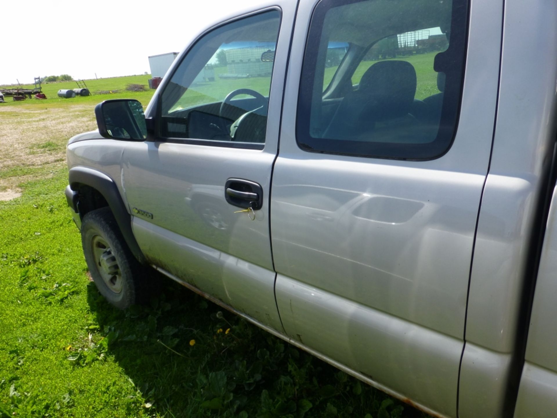 2006 Chevy 3500 extended cab, 4x2 automatic, 210,207 miles, unverified. vin:1gchc39u96e222758. - Image 15 of 19