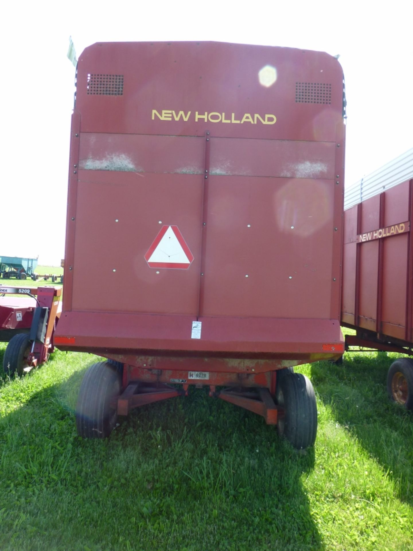 New Holland 716 forage box with Kory 6278 gear. SE:202029 - Image 5 of 19