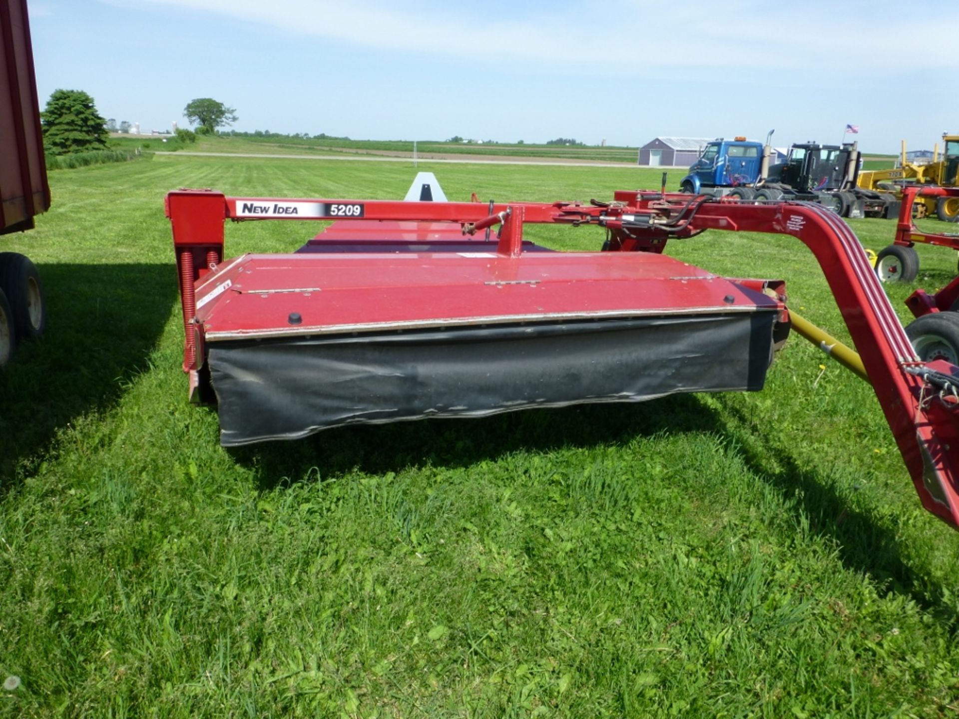 New Idea 5209 9' discbine, with rubber rolls - Image 4 of 14