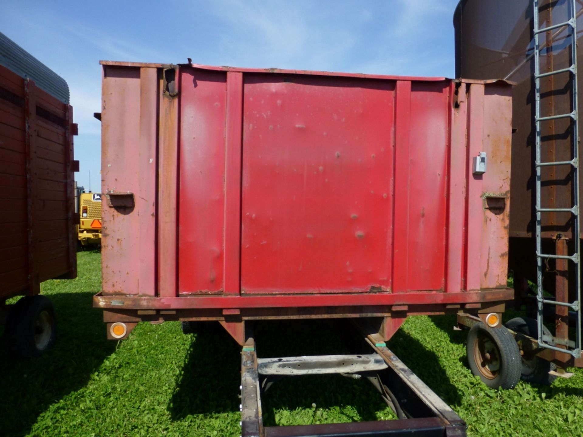 Homemade 15' trailer type dump box - Image 15 of 15