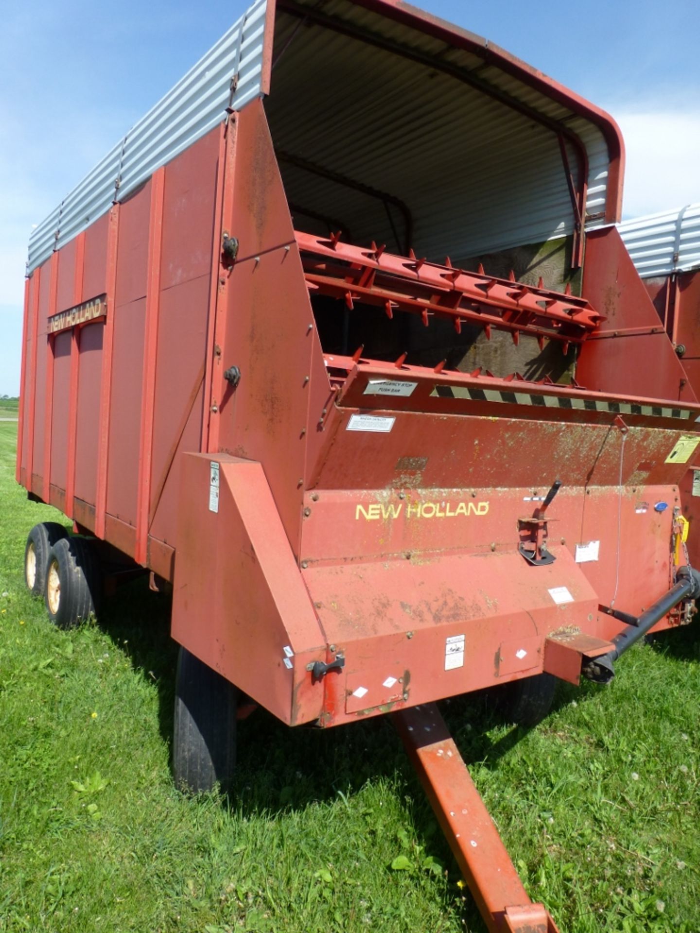 New Holland 716 forage box with Kory 6278 gear. SE:202028 - Image 3 of 18