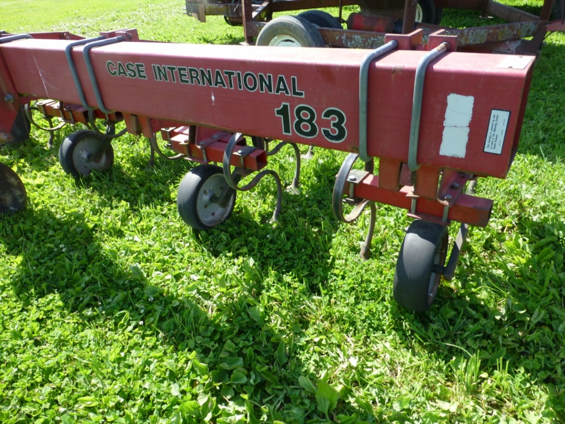 Case IH model 183, 4 row, 3pt field cultivator - Image 8 of 8