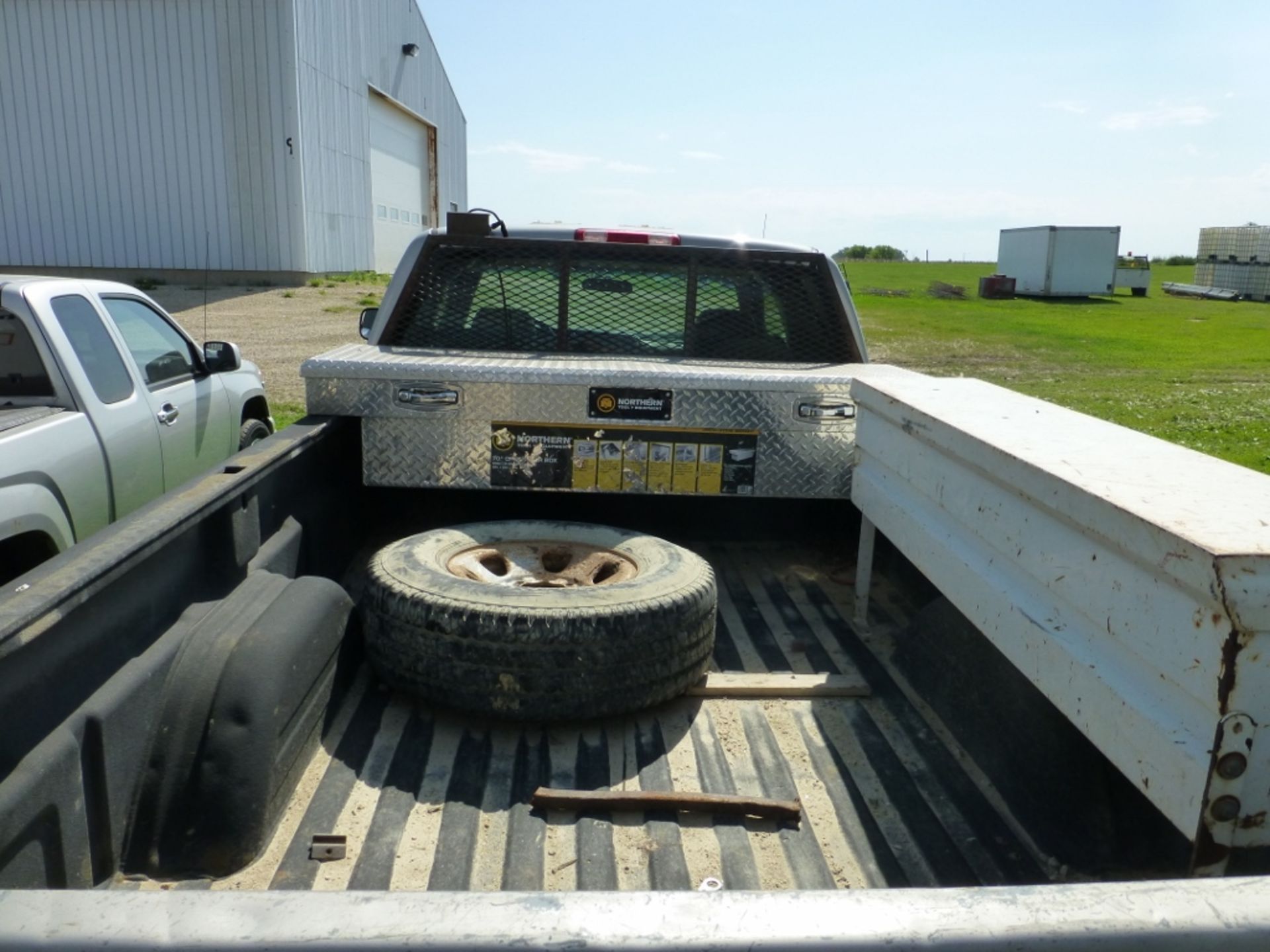 2006 Chevy 3500 extended cab, 4x2 automatic, 210,207 miles, unverified. vin:1gchc39u96e222758. - Image 11 of 19