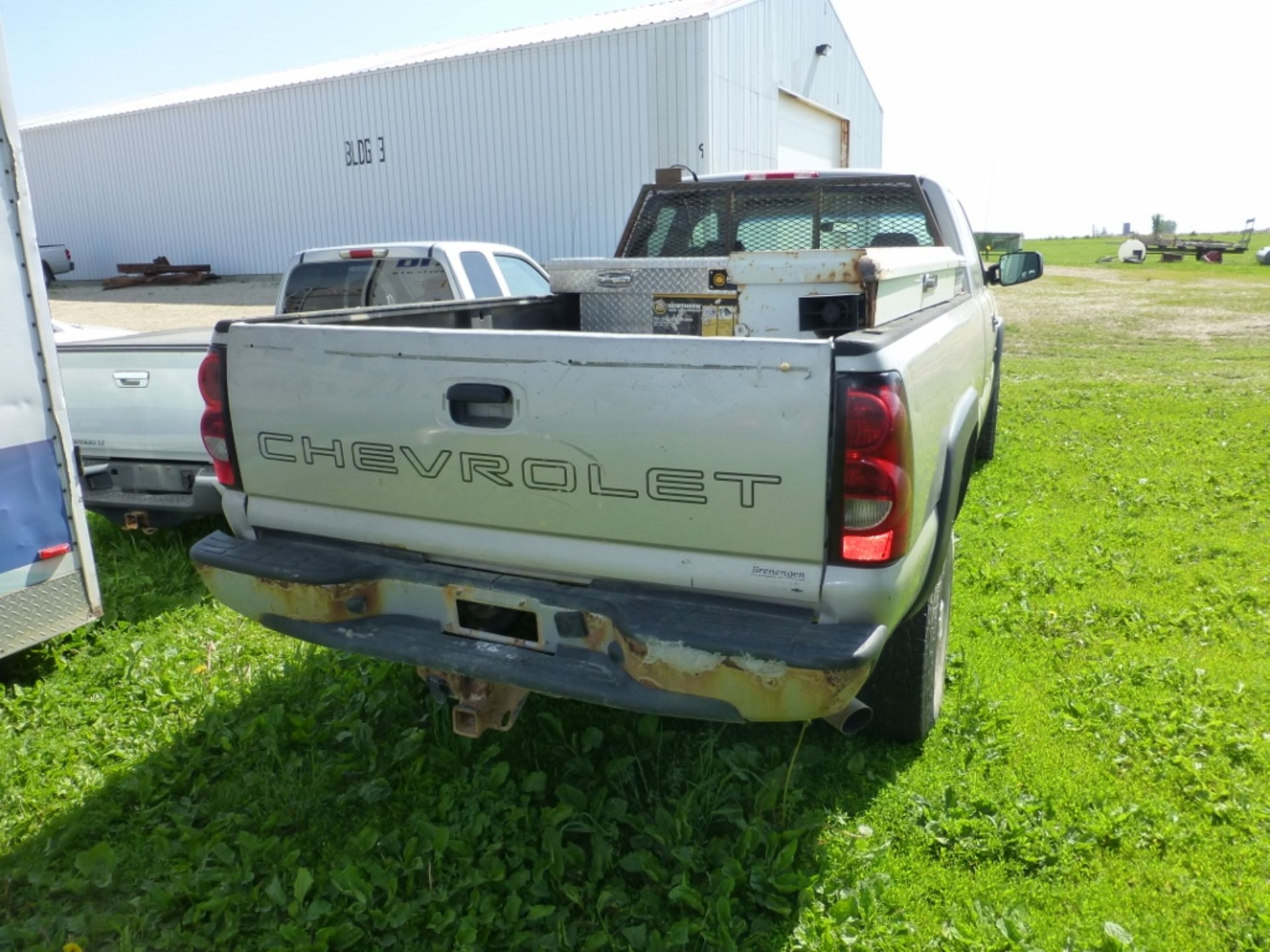 2006 Chevy 3500 extended cab, 4x2 automatic, 210,207 miles, unverified. vin:1gchc39u96e222758. - Image 10 of 19