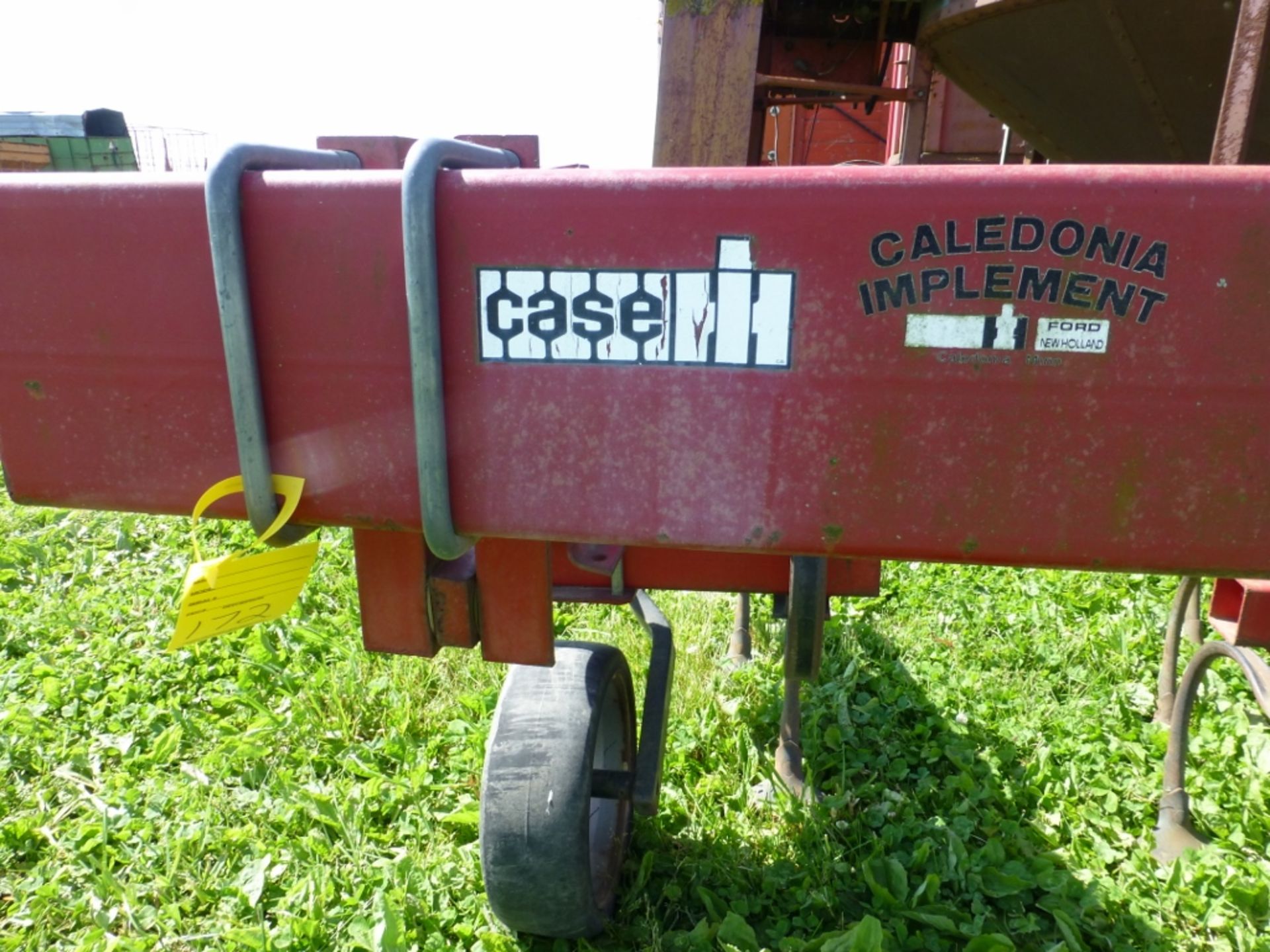 Case IH model 183, 4 row, 3pt field cultivator - Image 7 of 8