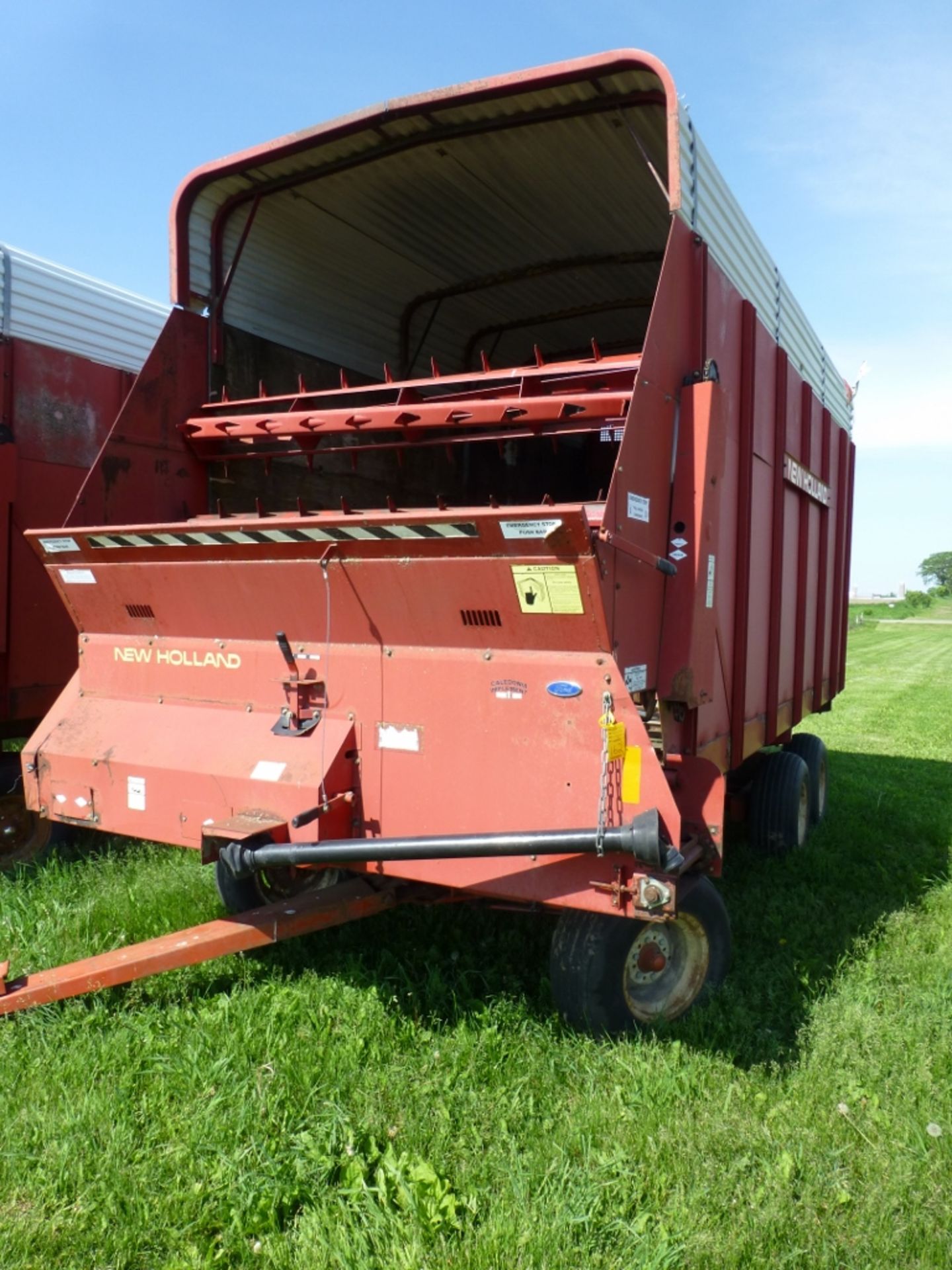 New Holland 716 forage box with Kory 6278 gear. SE:202029