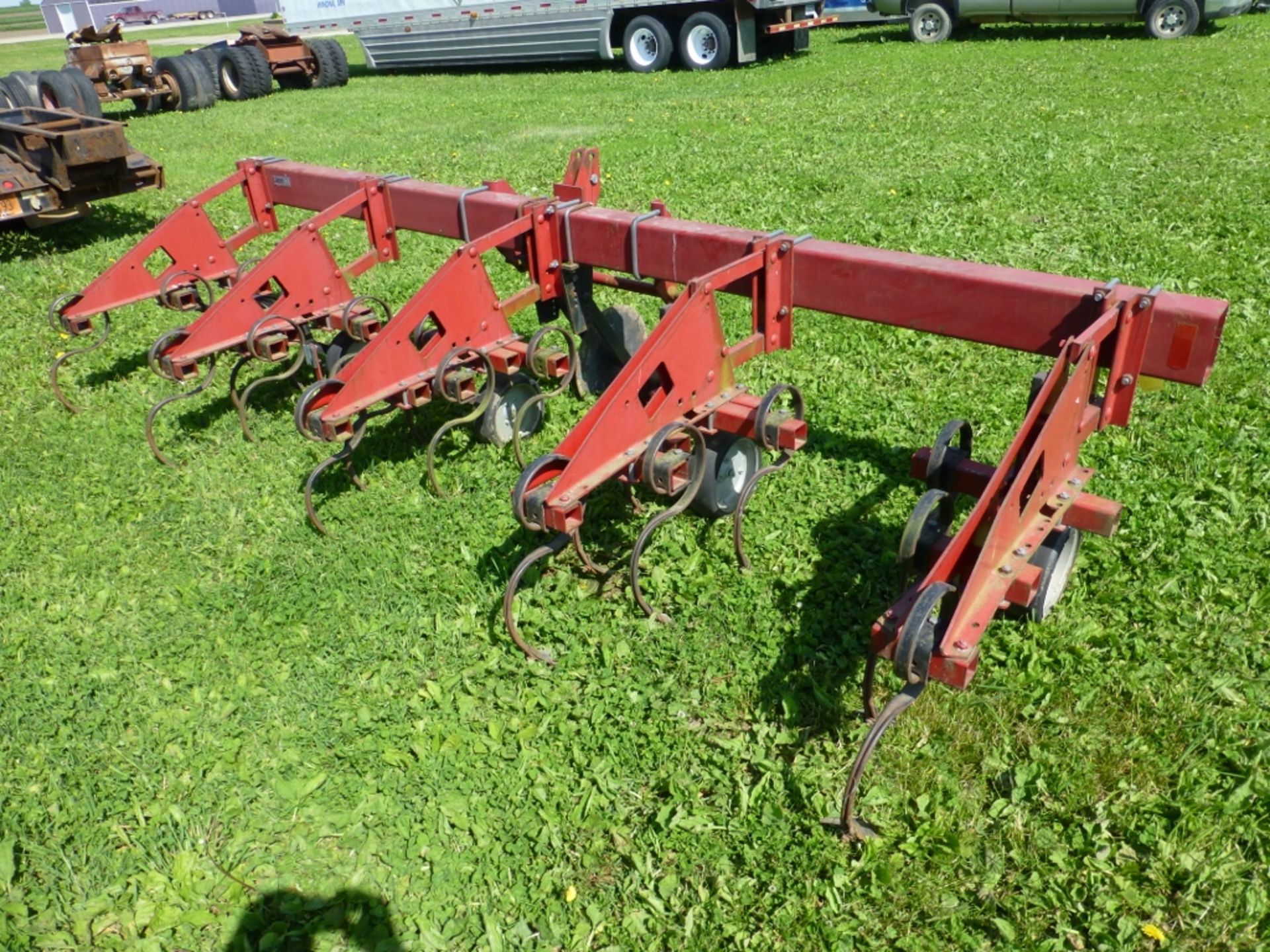 Case IH model 183, 4 row, 3pt field cultivator