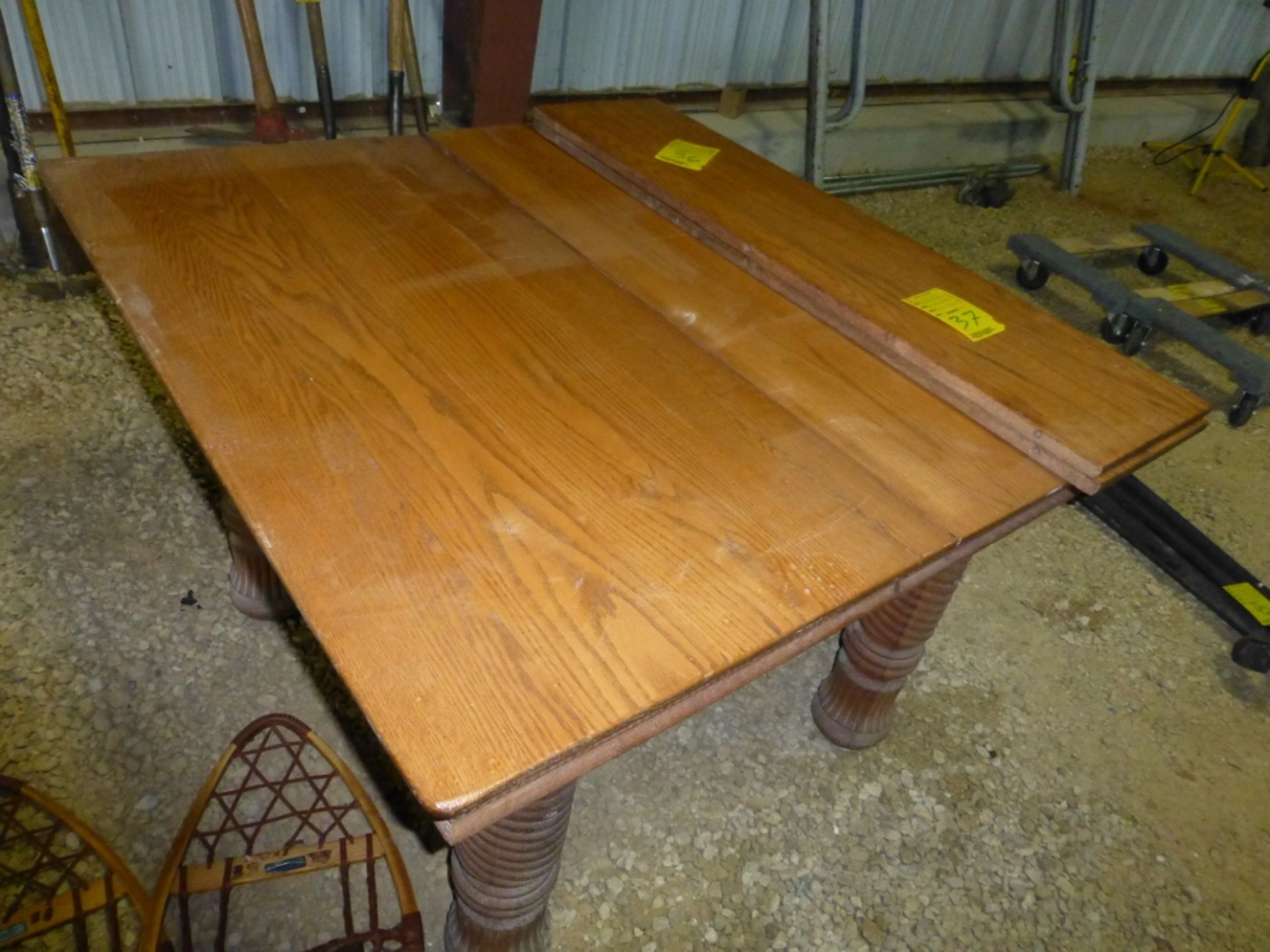 Square wood table with leafs - Image 2 of 3