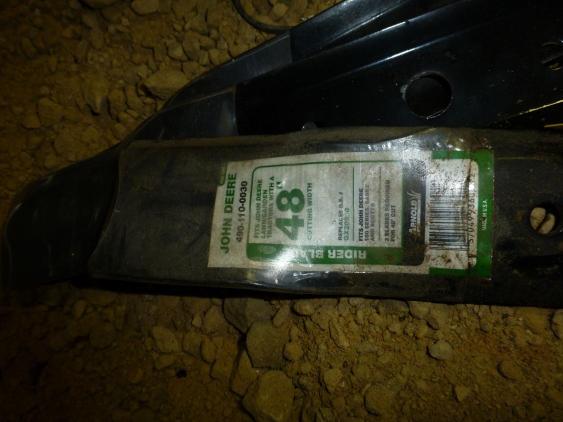 (3) John Deere 48in mower blades for 100 series, sabre, and Scotts mowers, oe: gx20250 - Image 2 of 2