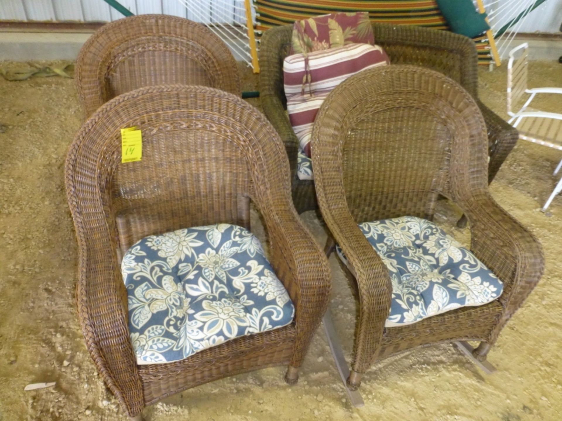 4 piece whicker set with cushions - Image 3 of 4