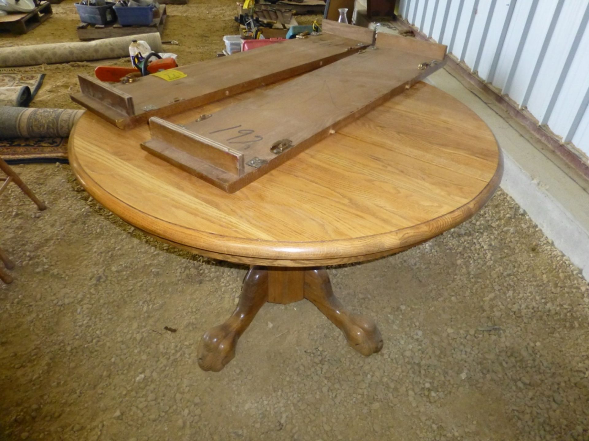 Round wood table with leavs - Image 5 of 5